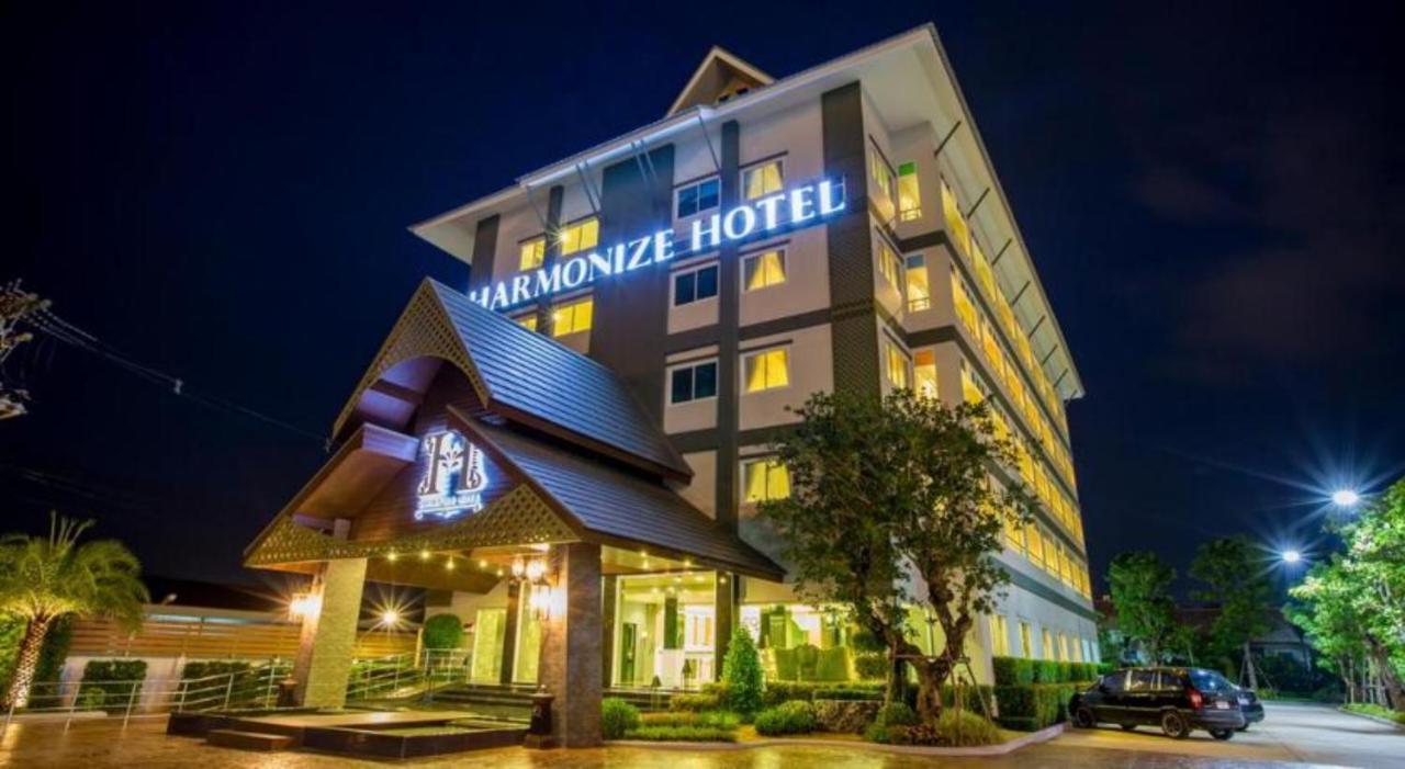 Harmonize Hotel Chiang Mai Buitenkant foto