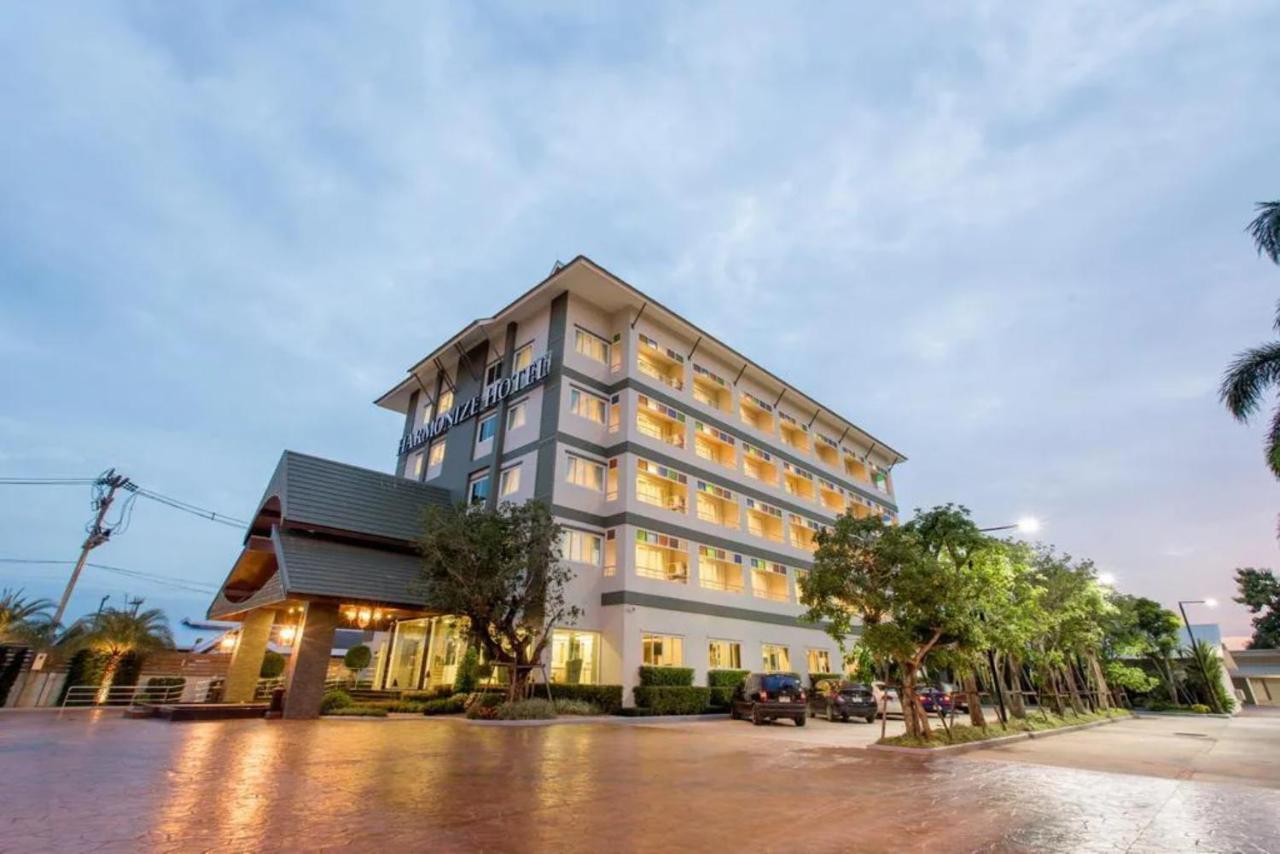 Harmonize Hotel Chiang Mai Buitenkant foto