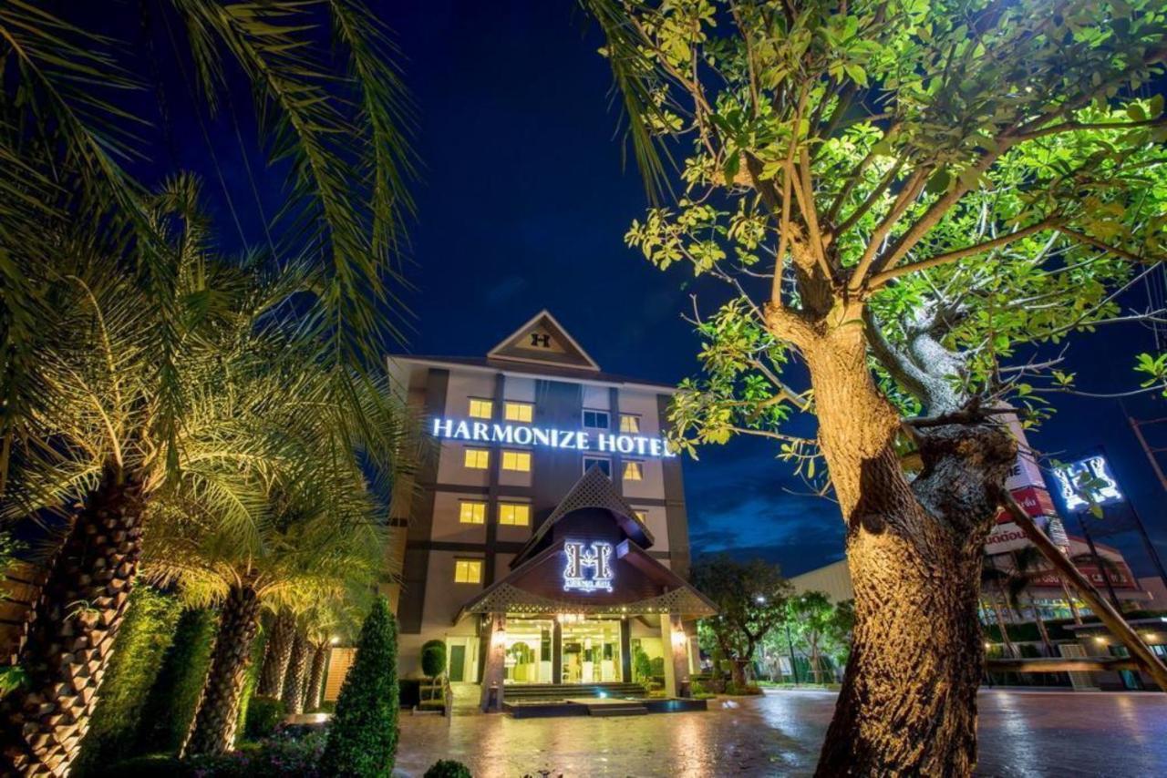 Harmonize Hotel Chiang Mai Buitenkant foto